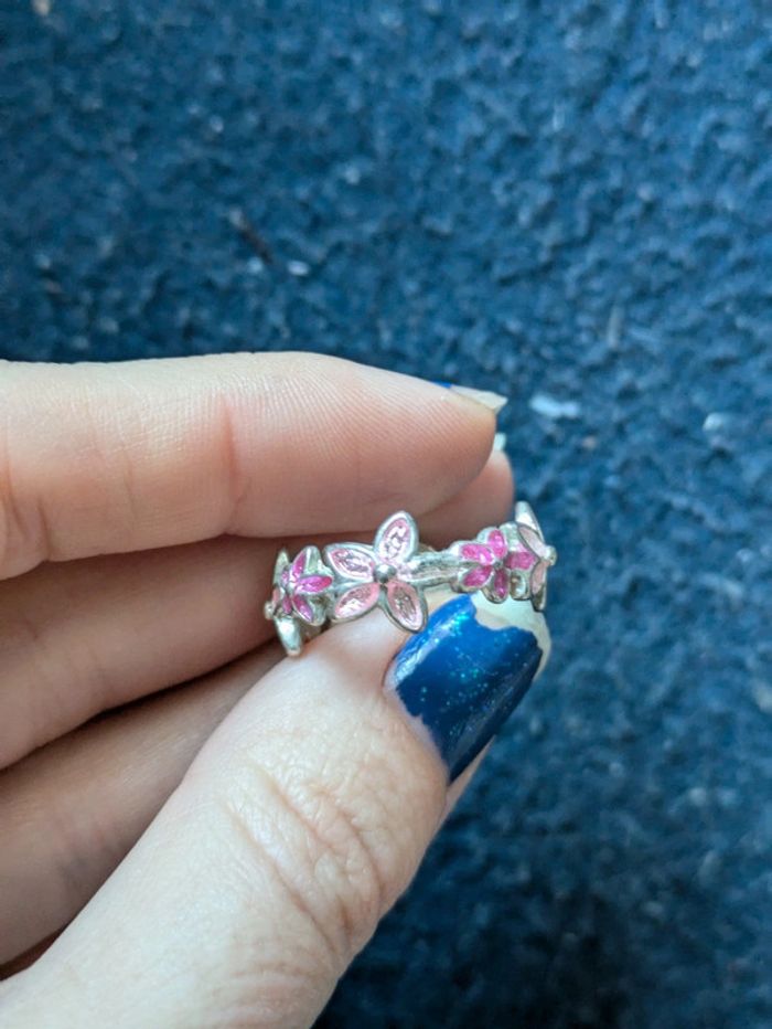 Bague en acier avec des fleurs - photo numéro 2