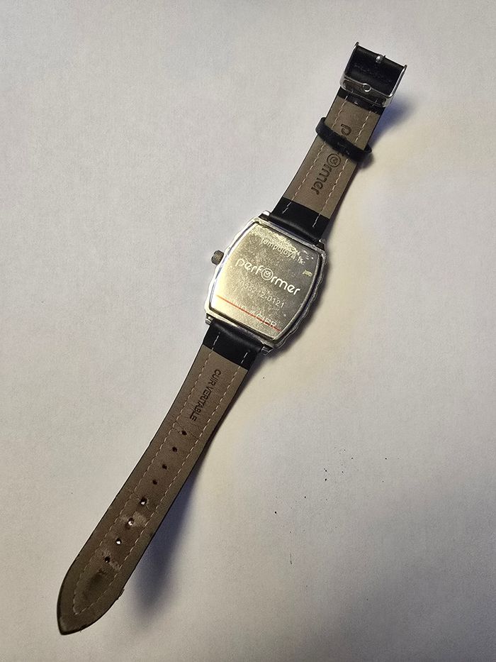 Montre "Performer" - photo numéro 2