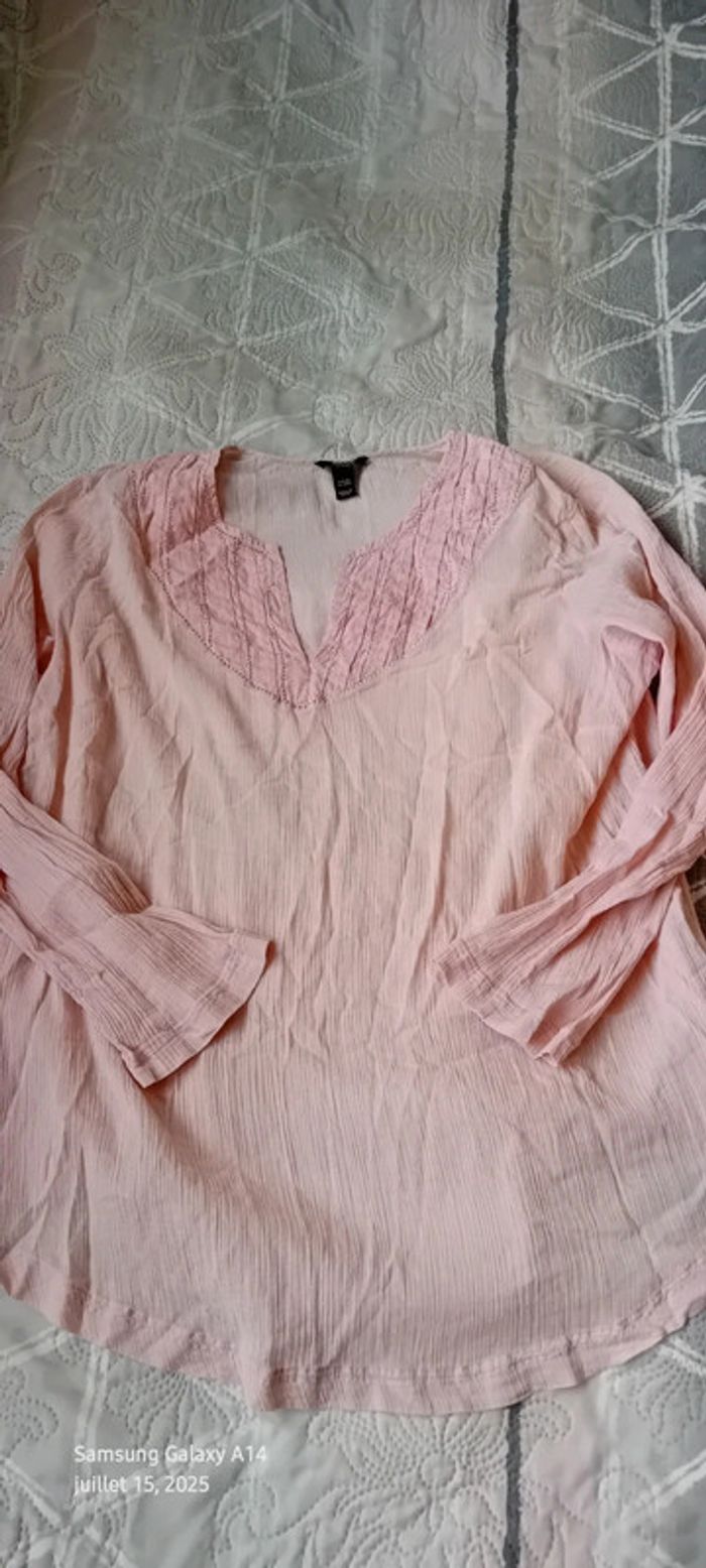 Blouse longue légère col V avec broderies aspect plissé rose femme 48/50 h&m BB - photo numéro 8