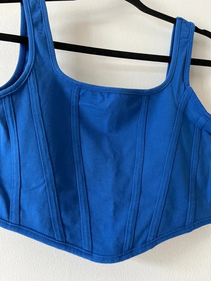 Top bleu - photo numéro 2