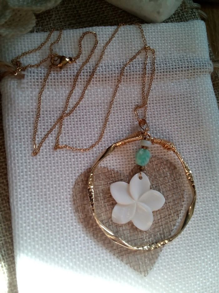 Collier fleur de n'acre et pierres amazonite et opale bleu - photo numéro 2