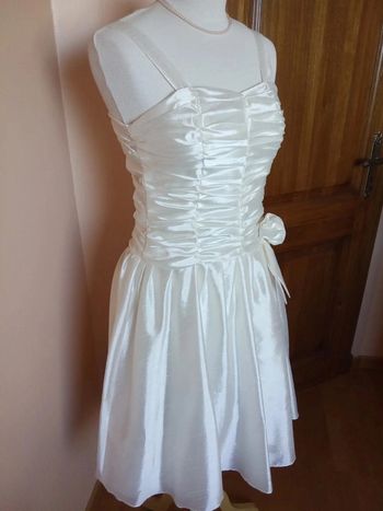 Superbe robe de mariée courte civil