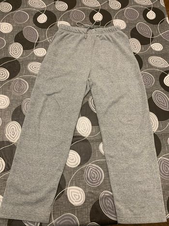 Jogging large gris