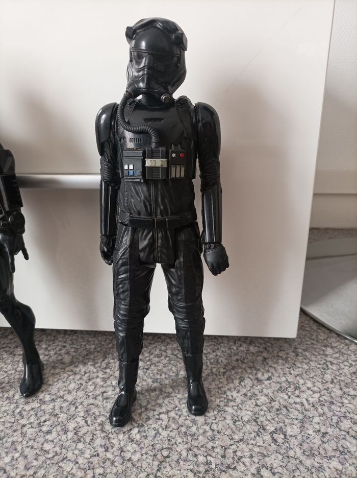 Figurines star wars et power rangers