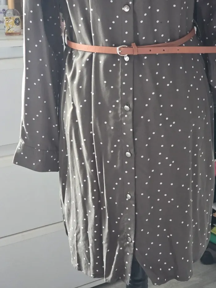 Robe Chemise  kaki de chez Anna Karel en Taille 40/L - photo numéro 2