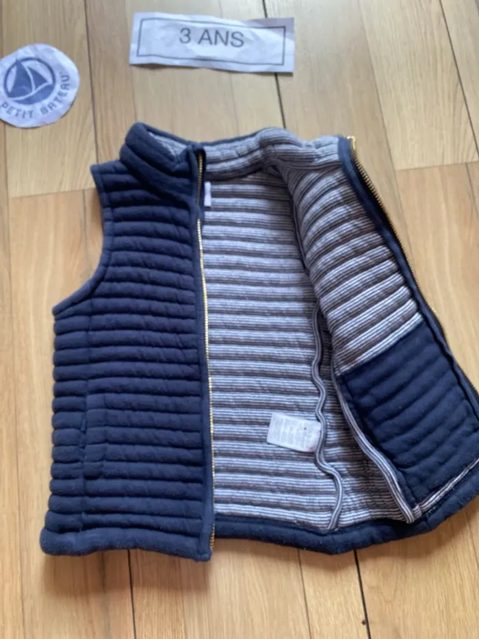 Doudoune gilet veste sans manches 3 ans - photo numéro 3