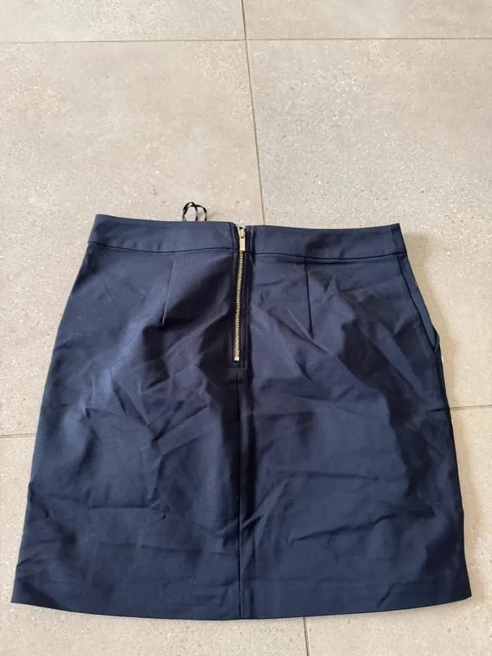 Jupe navy Morgan, neuve avec étiquette, taille 40 valeur 39€ 41*45cm - photo numéro 3