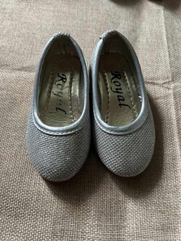 Paire de chaussures pointure 20