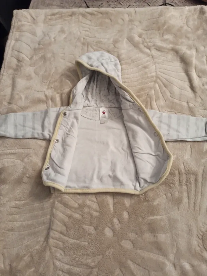 Veste 1 mois - photo numéro 2