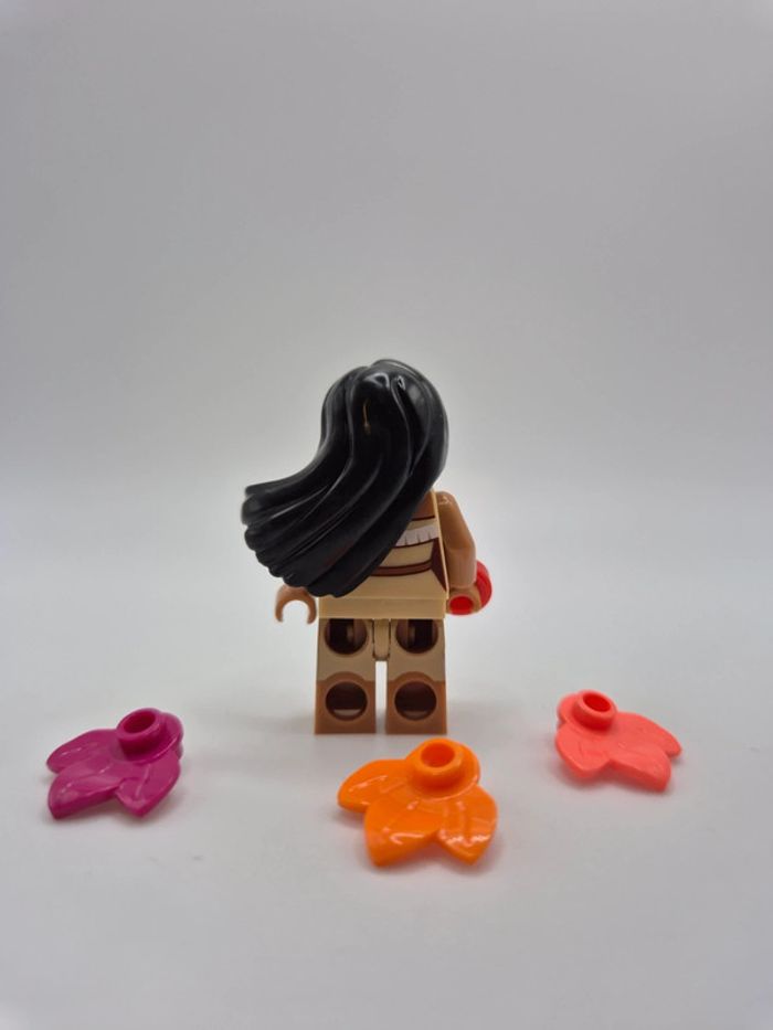 Figurine type lego Pocahontas Disney - photo numéro 4