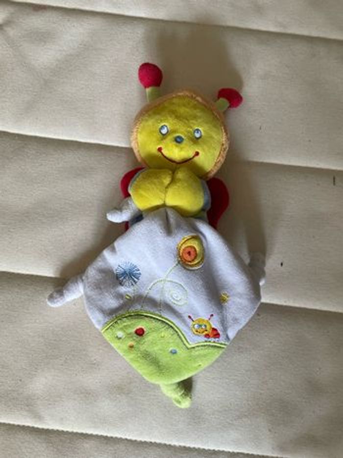 NEUF Doudou Abeille NEUF marque pommette