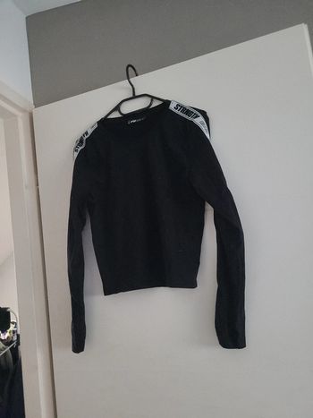 Haut court à longue manches