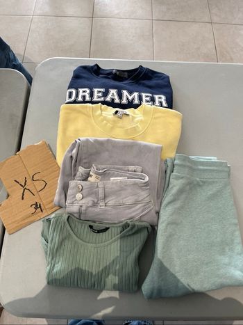 Lot de vêtements fille/ femme  XS