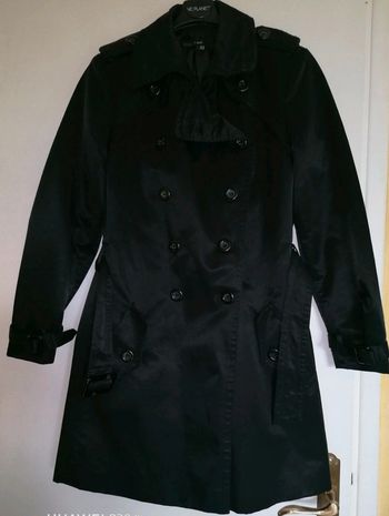 Trench-coat