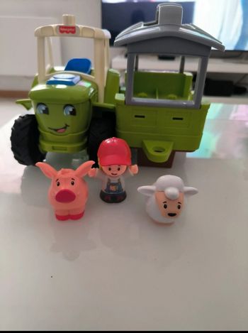 Little people tracteur avec ses animaux 