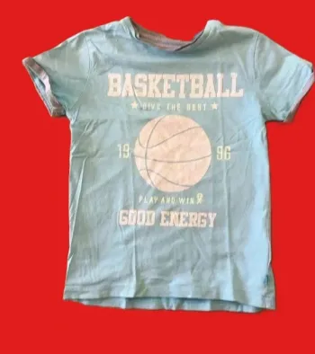 T shirt manches courtes garçon 6 ans parfait état basket ball