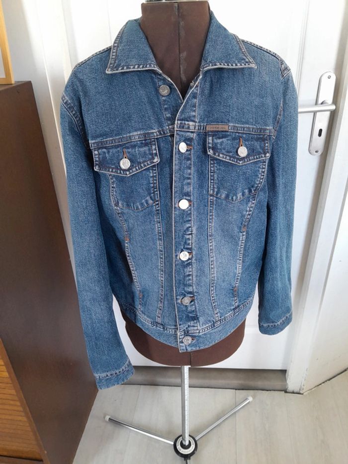 Très belle veste en jean Clavin Klein jeans  mixte L modèle contractor