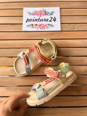 Sandales multicolore à scratch Zara 24