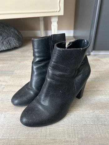 Bottines à talons noires taille 40