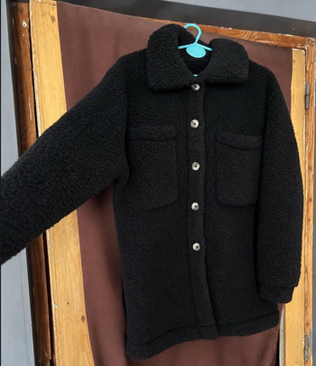 Manteau en fausse fourrure
