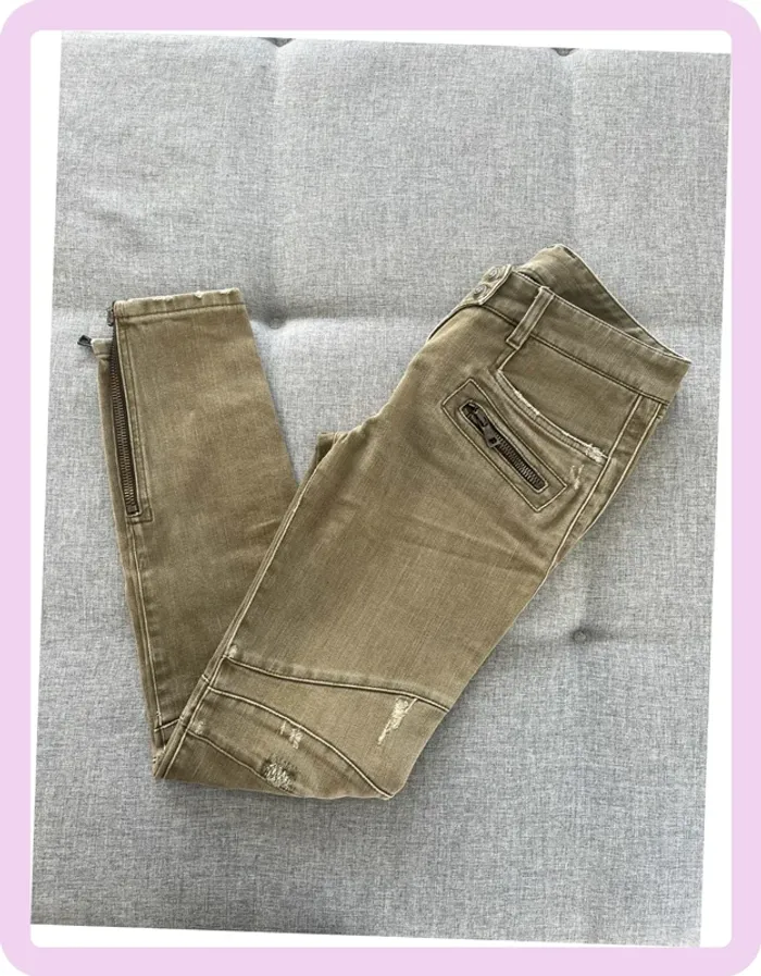 Jean Vert Effet Usé/Déchiré – Balmain – Taille 40 💚