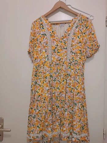 Robe courte fleurie