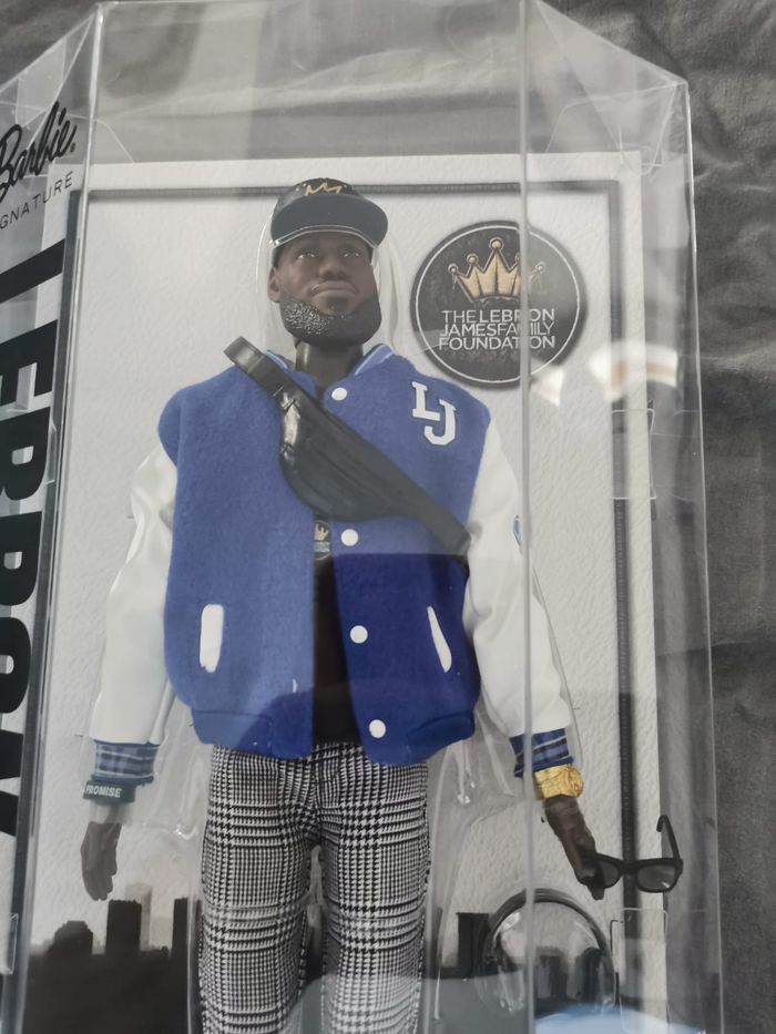 Barbie LeBron James Kenbassador – Édition Limitée - photo numéro 2