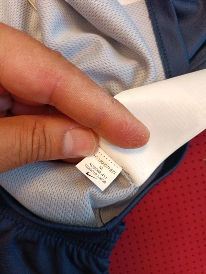Tenue de foot PSG, Nike Authentique Officiel taille enfant 5/6 ans, Neuf - photo numéro 9