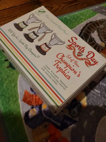 NEUF coupes trophées jouet pour concours gagnant récompense