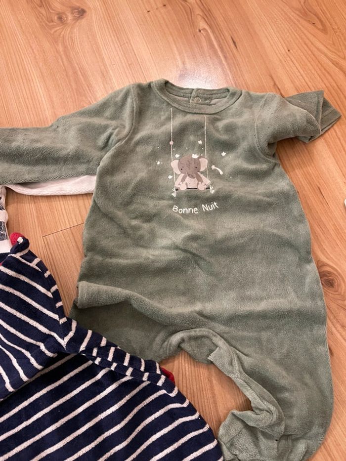 👶 lot 5 Pyjamas hiver bébé - Taille 6 mois - Comme neuf 👶 - photo numéro 4