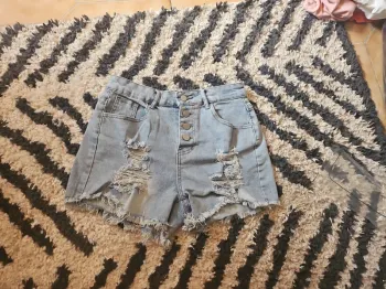 short femme en Jean