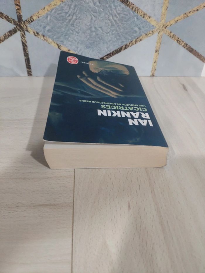Livre poche policier Cicatrices Rankin enquête de l'inspecteur Rebus - photo numéro 4