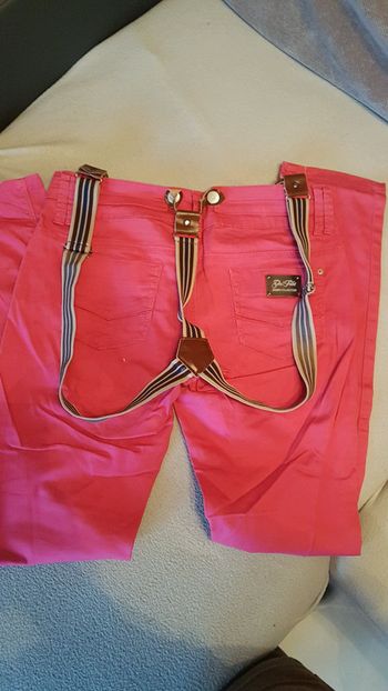 Jeans bretelle fushia