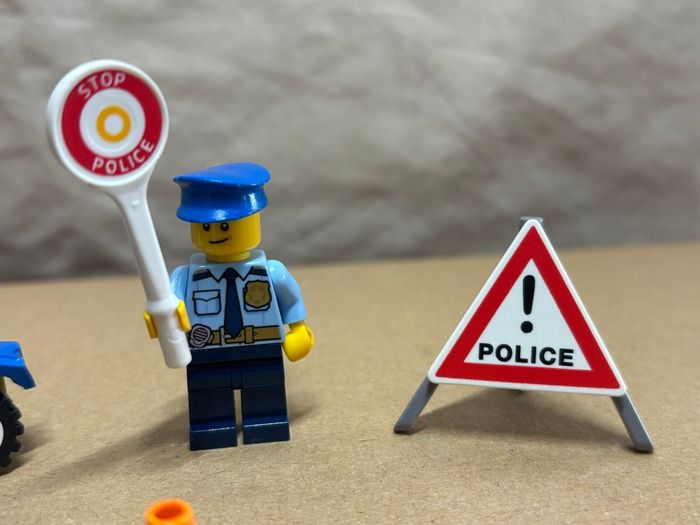 Lego police avec voiture - photo numéro 4