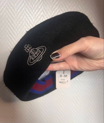 Béret Vivienne Westwood en laine noir neuf 