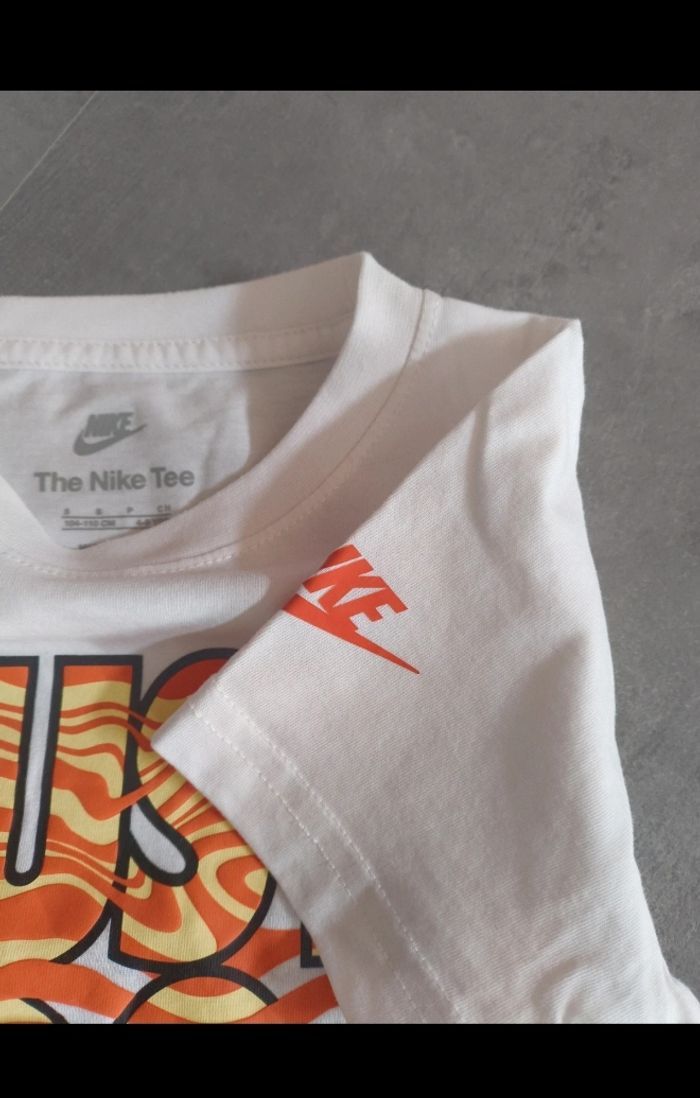 Tee-shirt manches courtes 4/5 ans neuf Nike - photo numéro 4