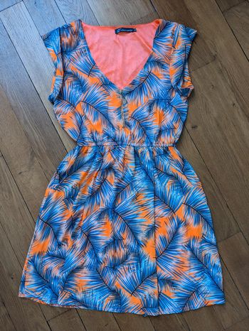 Robe couleur flashy colorée palmier M très bon état avec poches
