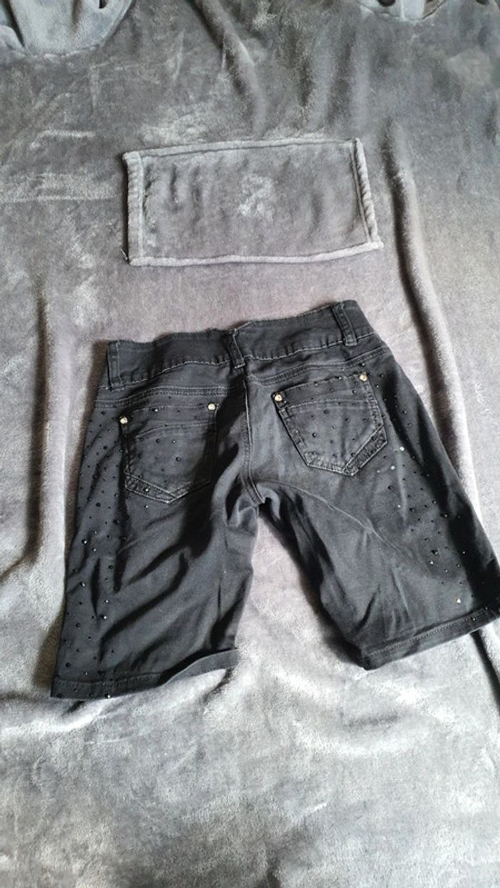 Short en jean a strass taille 38 mais taille plutôt 36 en très bon état - photo numéro 4