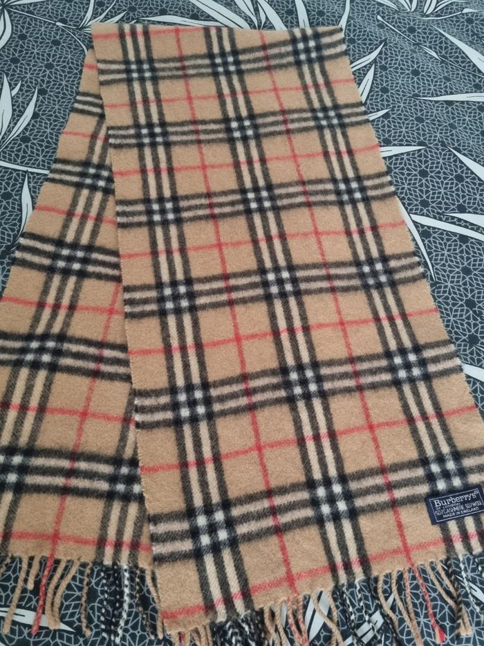 Écharpe Burberry - photo numéro 2