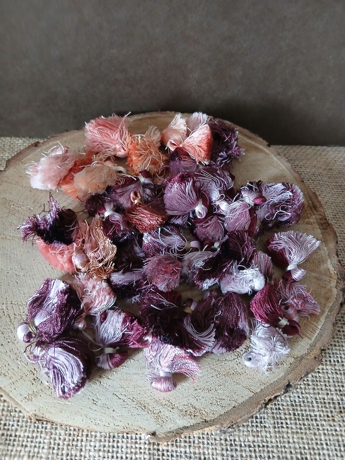 Lot de 50 glands pompons violet rose