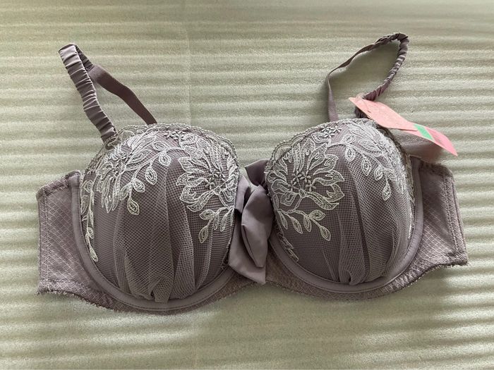 Soutien-gorge mauve et blanc Affinitas neuf
