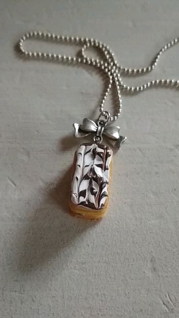 Collier court fantaisie