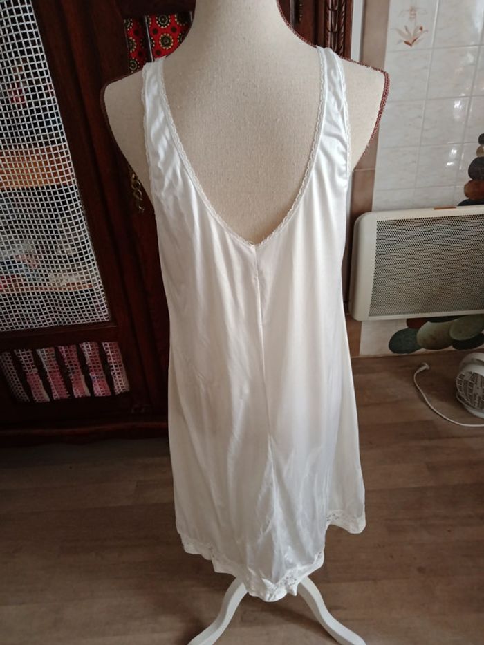 Déshabillé ou combinaison - photo numéro 3