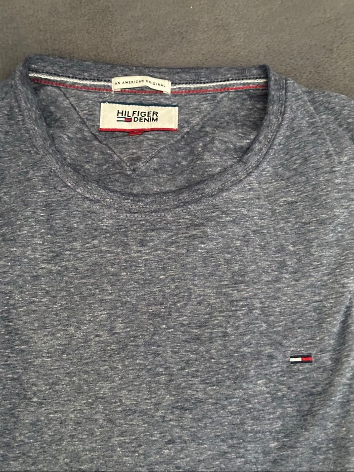 TEE shirt tommy hilfiger  L - photo numéro 2