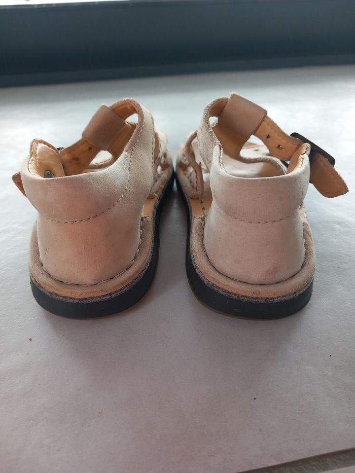 Paire de sandales beige en cuir T.22 - photo numéro 3