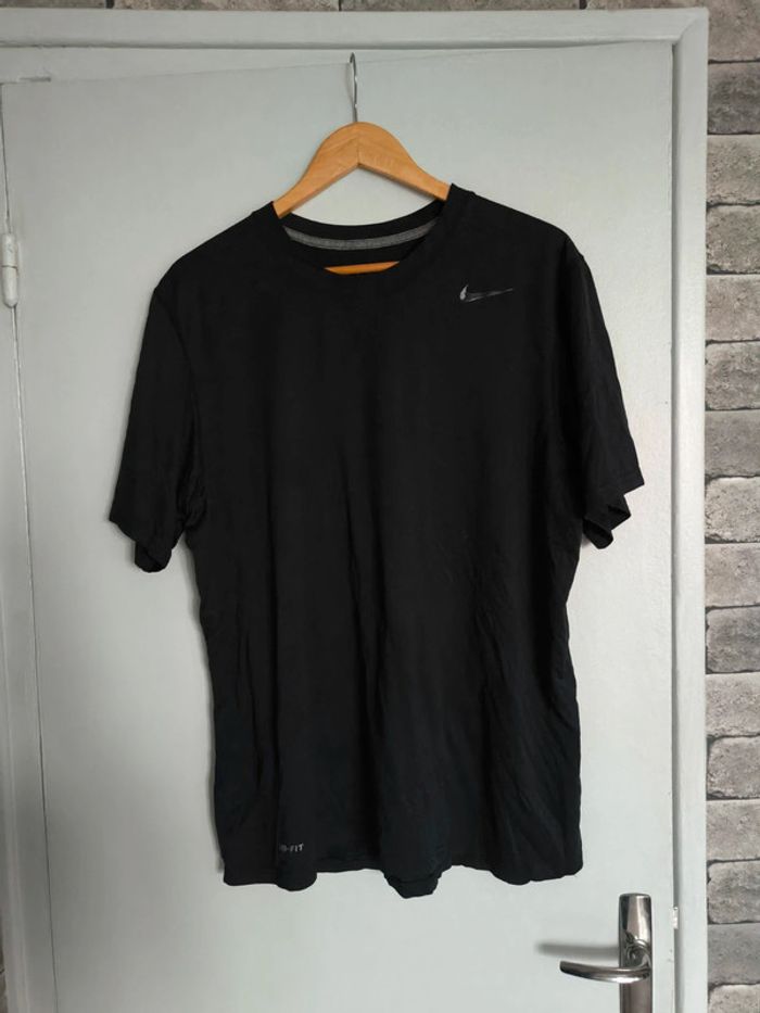 Tee shirt noir Nike taille L