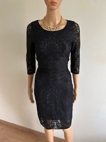 Robe noire en dentelle Esprit taille française S jamais portée