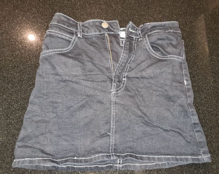 Jupe en jean noire marque subdued