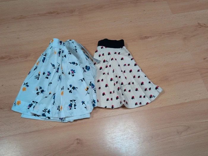 Lot de 2 jupes fille 4 ans Petit Bateau Neuf - photo numéro 3