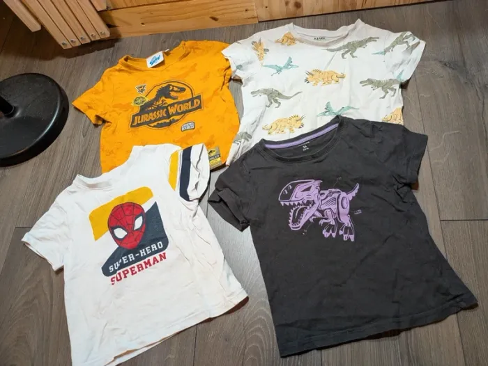 Lot 4 t-shirts manches courtes dinosaures 3 ans Kiabi orchestra marvel spiderman